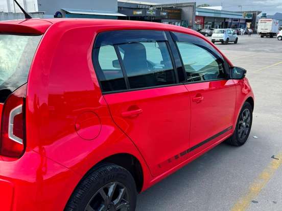 VOLKSWAGEN-UP-1.0 MPI RUN UP 12V FLEX 4P AUTOMATIZADO VOLKSWAGEN-UP-2016