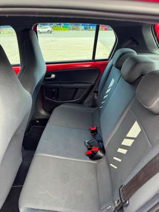 VOLKSWAGEN-UP-2016