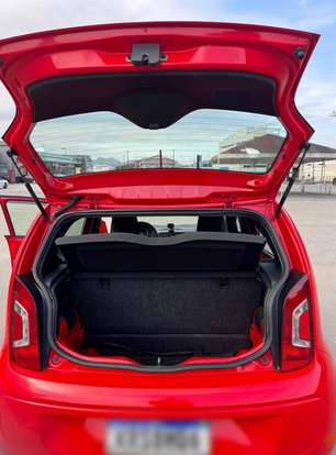 VOLKSWAGEN-UP-2016