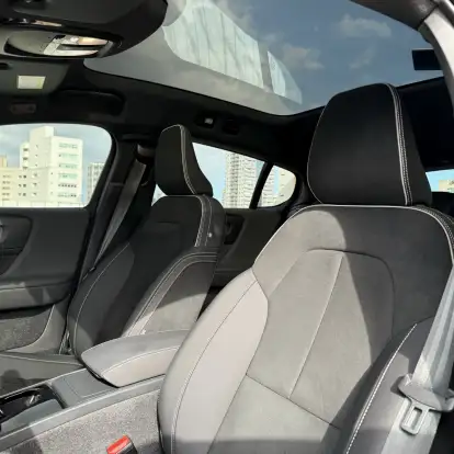VOLVO-C40-2024
