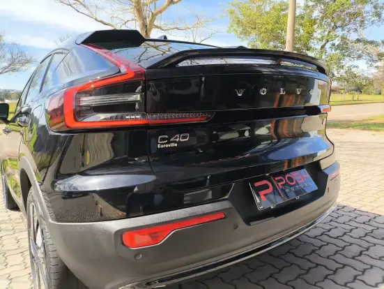 VOLVO-C40-2023
