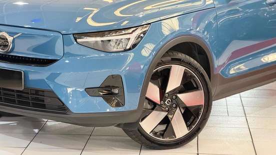 VOLVO-C40-2023