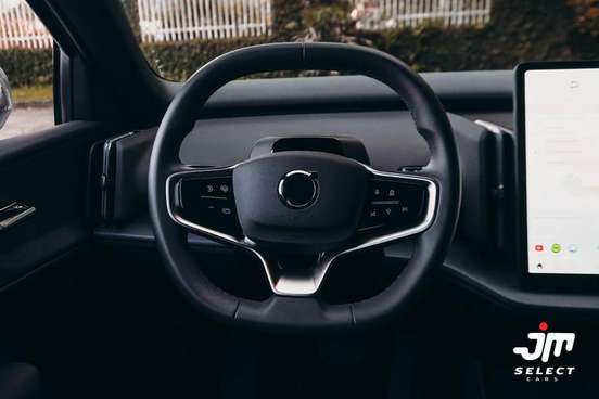 VOLVO-EX30-2024