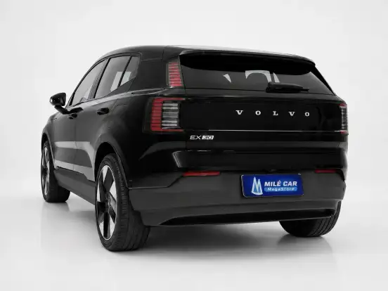 VOLVO-EX30-2025