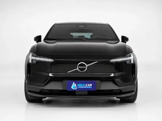 VOLVO-EX30-2025