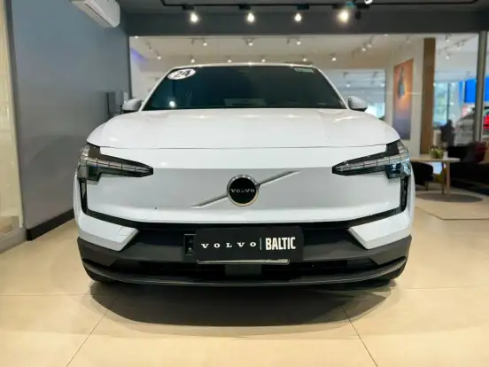 VOLVO-EX30-2024