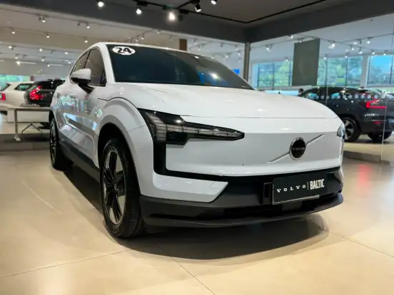 VOLVO-EX30-2024