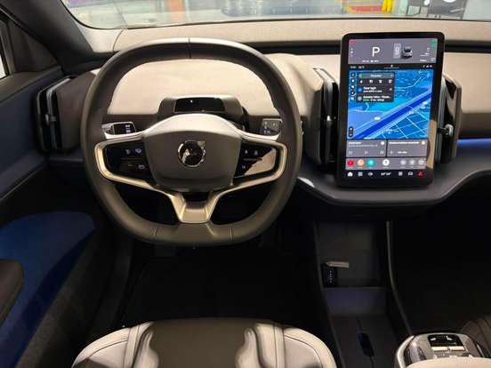 VOLVO-EX30-2024