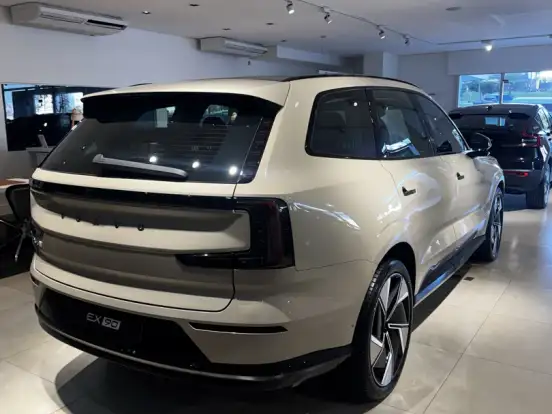 VOLVO-EX90-P8 RECHARGE TWIN ELECTRIC PERFORMANCE ULTRA AWD VOLVO-EX90-2025