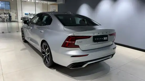 VOLVO-S60-2021
