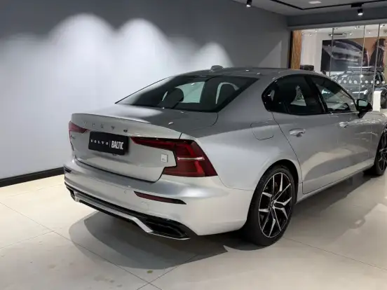 VOLVO-S60-2.0 T8 POLESTAR ENGINEERED HÍBRIDO 4P AUTOMÁTICO VOLVO-S60-2021