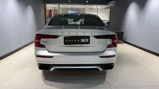 VOLVO-S60-2021