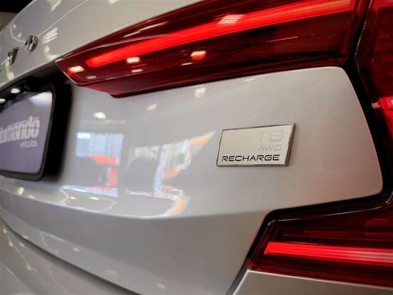 VOLVO-S60-2.0 T8 R-DESIGN HÍBRIDO 4P AUTOMÁTICO VOLVO-S60-2020