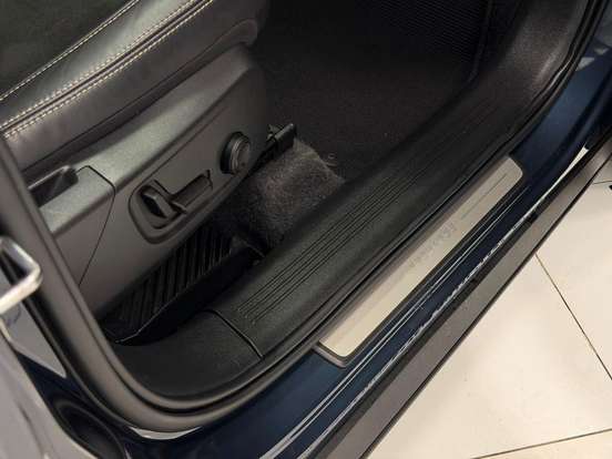 VOLVO-XC40-1.5 T5 RECHARGE R-DESIGN GEARTRONIC VOLVO-XC40-2021