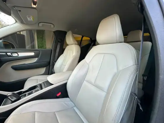 VOLVO-XC40-2.0 T4 GASOLINA MOMENTUM GEARTRONIC VOLVO-XC40-2020
