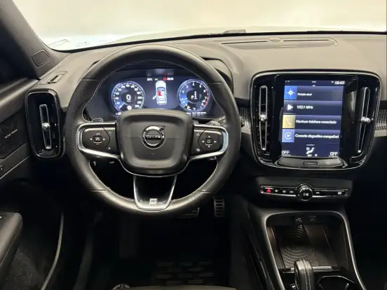 VOLVO-XC40-2.0 T5 GASOLINA R-DESIGN AWD GEARTRONIC VOLVO-XC40-2018