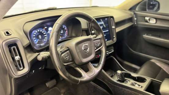 VOLVO-XC40-2.0 T4 GASOLINA GEARTRONIC VOLVO-XC40-2018