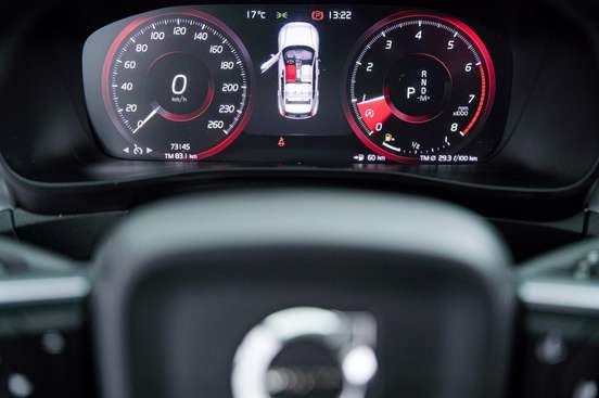 VOLVO-XC40-2.0 T5 GASOLINA MOMENTUM AWD GEARTRONIC VOLVO-XC40-2019