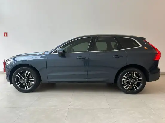 VOLVO-XC60-2.0 D5 DIESEL MOMENTUM AWD GEARTRONIC VOLVO-XC60-2020