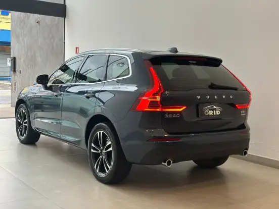 VOLVO-XC60-2.0 D5 DIESEL MOMENTUM AWD GEARTRONIC VOLVO-XC60-2020