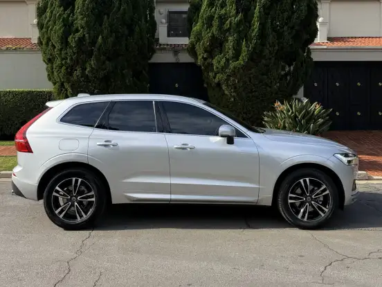 VOLVO-XC60-2.0 T5 GASOLINA MOMENTUM AWD GEARTRONIC VOLVO-XC60-2019