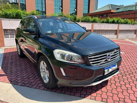 VOLVO XC60 2.0 T5 KINETIC GASOLINA 4P AUTOMÁTICO