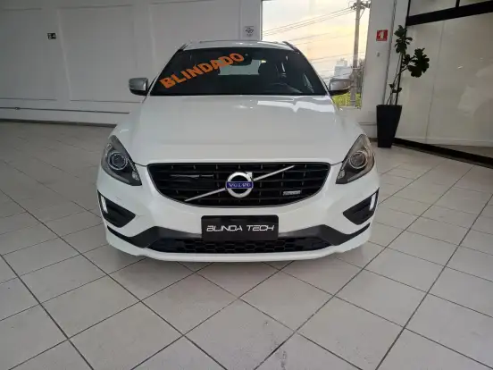 VOLVO-XC60-2015