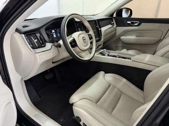 VOLVO-XC60-2019