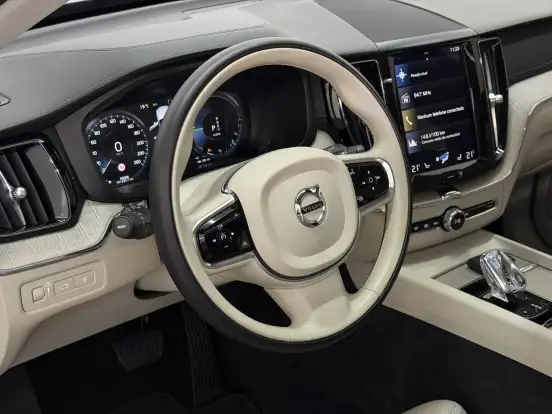 VOLVO-XC60-2.0 T8 HYBRID INSCRIPTION AWD GEARTRONIC VOLVO-XC60-2019