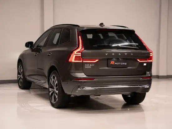 VOLVO-XC60-2021