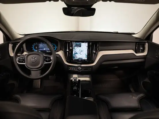 VOLVO-XC60-2021