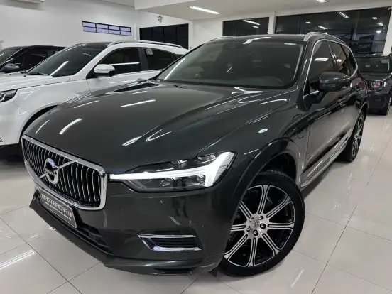 VOLVO-XC60-2021