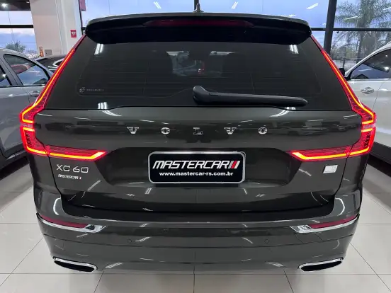 VOLVO-XC60-2021