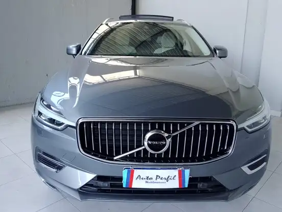 VOLVO-XC60-2020