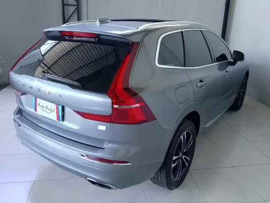 VOLVO-XC60-2020