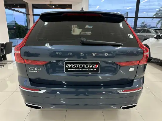 VOLVO-XC60-2021