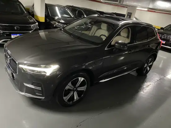 VOLVO-XC60-2024