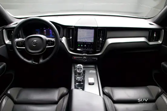 VOLVO-XC60-2022