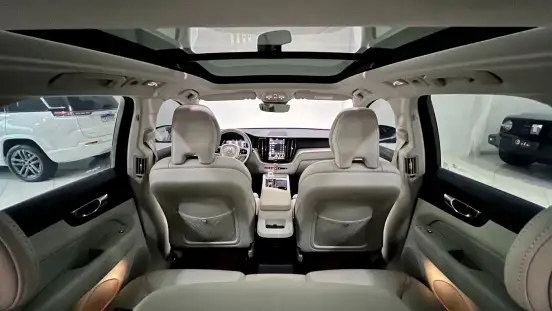 VOLVO-XC60-2022