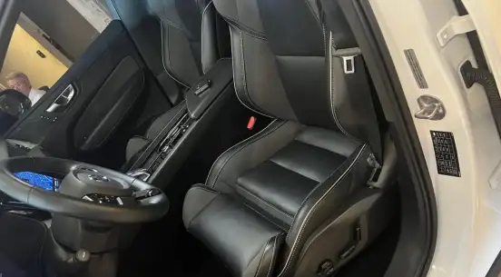 VOLVO-XC60-2023