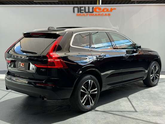 VOLVO-XC60-2020