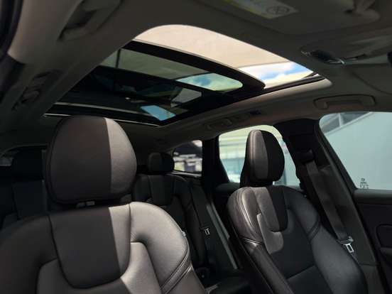VOLVO-XC60-2.0 T5 GASOLINA MOMENTUM AWD GEARTRONIC VOLVO-XC60-2020