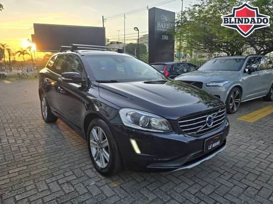 VOLVO-XC60-2017