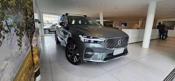 VOLVO XC60 2.0 T8 PHEV PLUS AWD GEARTRONIC