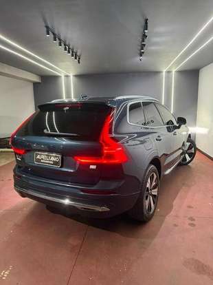 VOLVO-XC60-2023