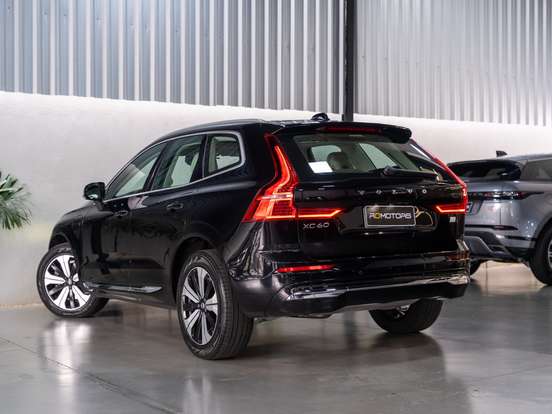 VOLVO-XC60-2022