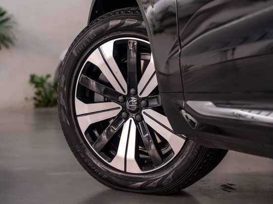 VOLVO-XC60-2022