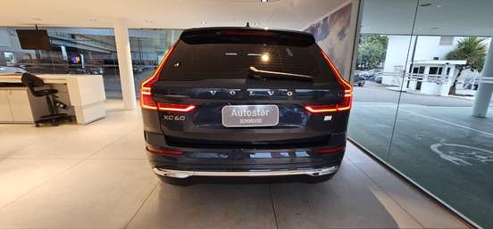 VOLVO-XC60-2024