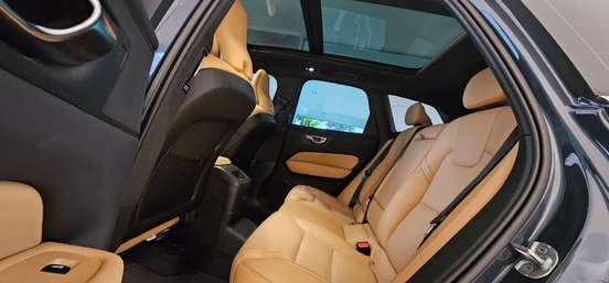 VOLVO-XC60-2024