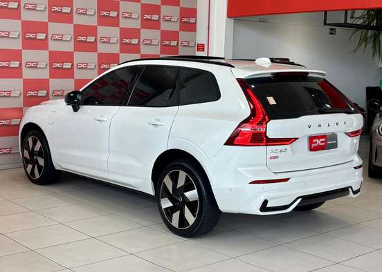 VOLVO-XC60-2023
